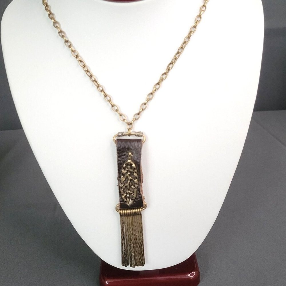 Womens Gold Tone Cable Chain Tasseled Leather Pendant Fashion Necklace 28 in